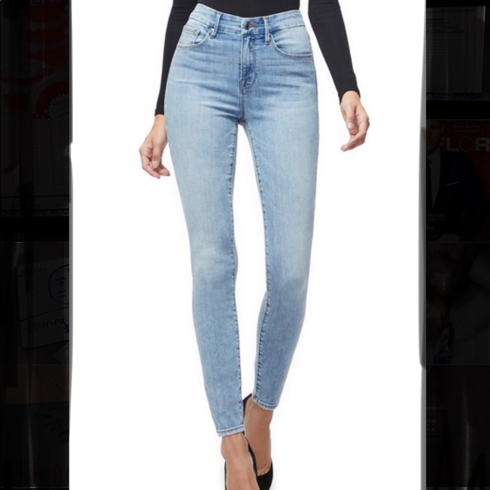 Khloe Kardashian’s Good American light wash jeans